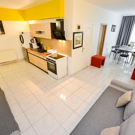 The Lincoln Suites - Central Shabbat Friendly Apartments Boekarest Buitenkant foto