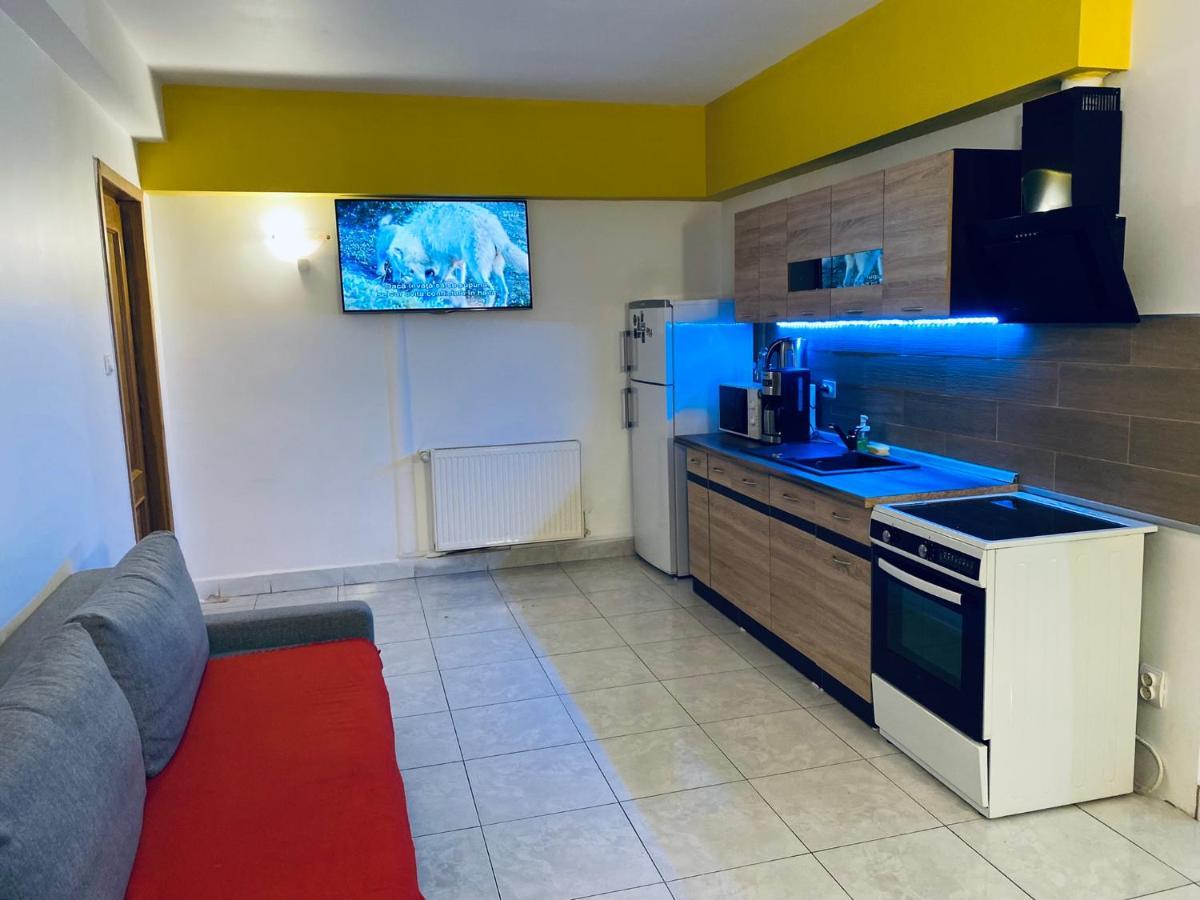 The Lincoln Suites - Central Shabbat Friendly Apartments Boekarest Buitenkant foto