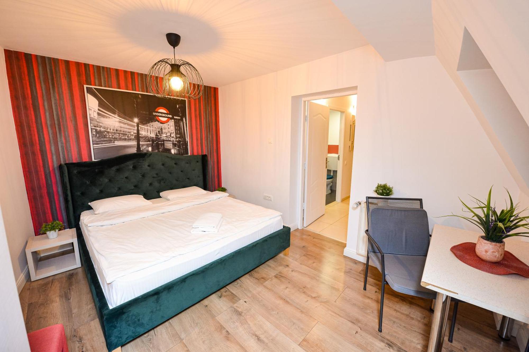 The Lincoln Suites - Central Shabbat Friendly Apartments Boekarest Buitenkant foto