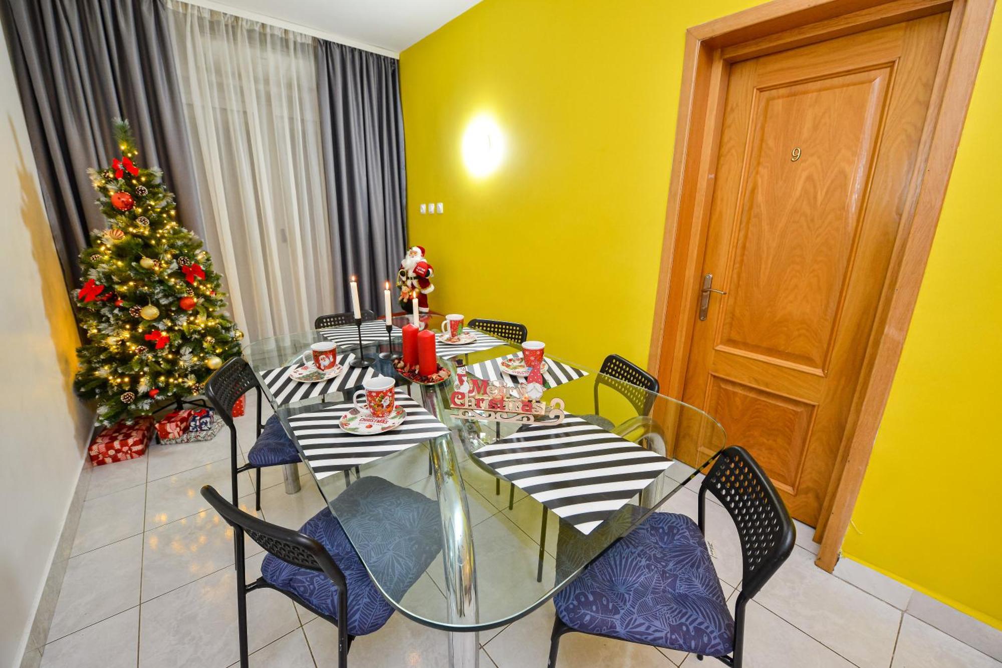 The Lincoln Suites - Central Shabbat Friendly Apartments Boekarest Buitenkant foto