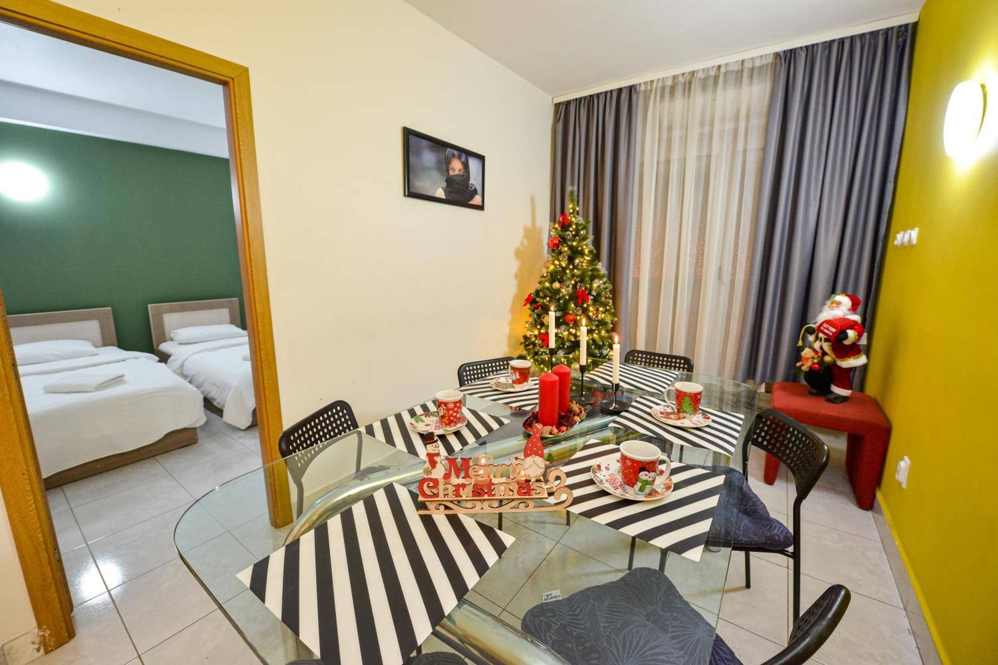 The Lincoln Suites - Central Shabbat Friendly Apartments Boekarest Buitenkant foto