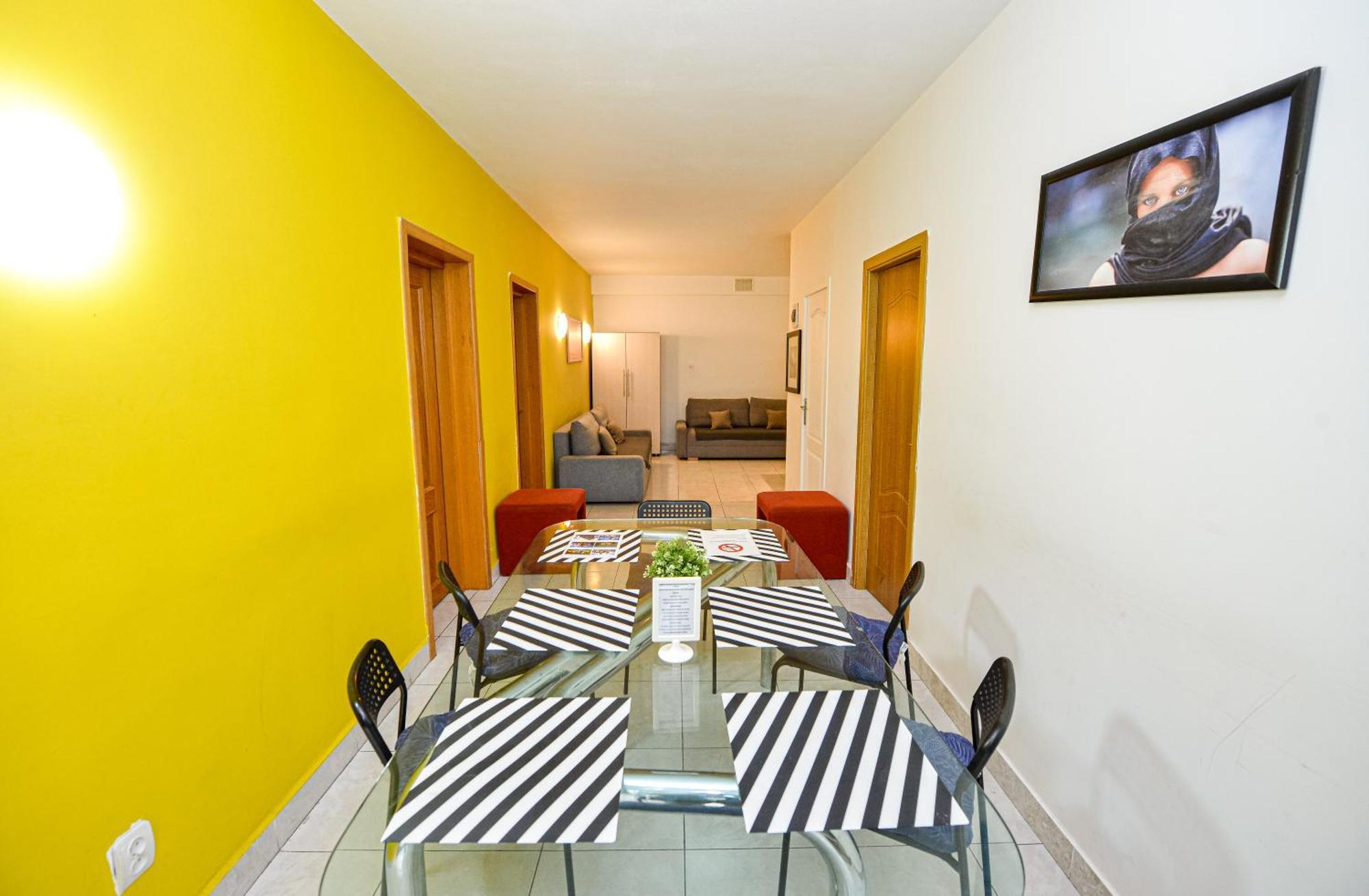 The Lincoln Suites - Central Shabbat Friendly Apartments Boekarest Buitenkant foto