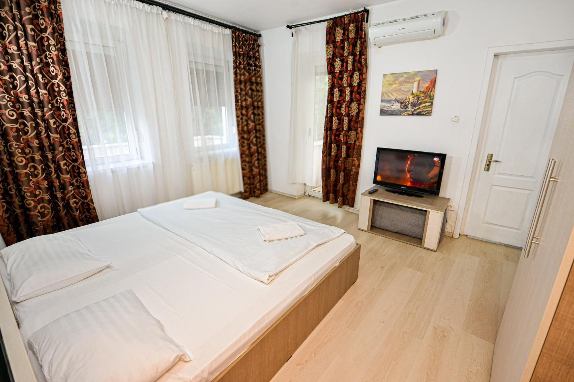 The Lincoln Suites - Central Shabbat Friendly Apartments Boekarest Buitenkant foto