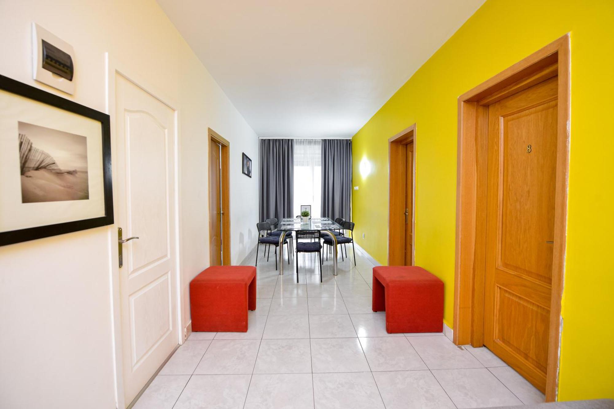 The Lincoln Suites - Central Shabbat Friendly Apartments Boekarest Buitenkant foto