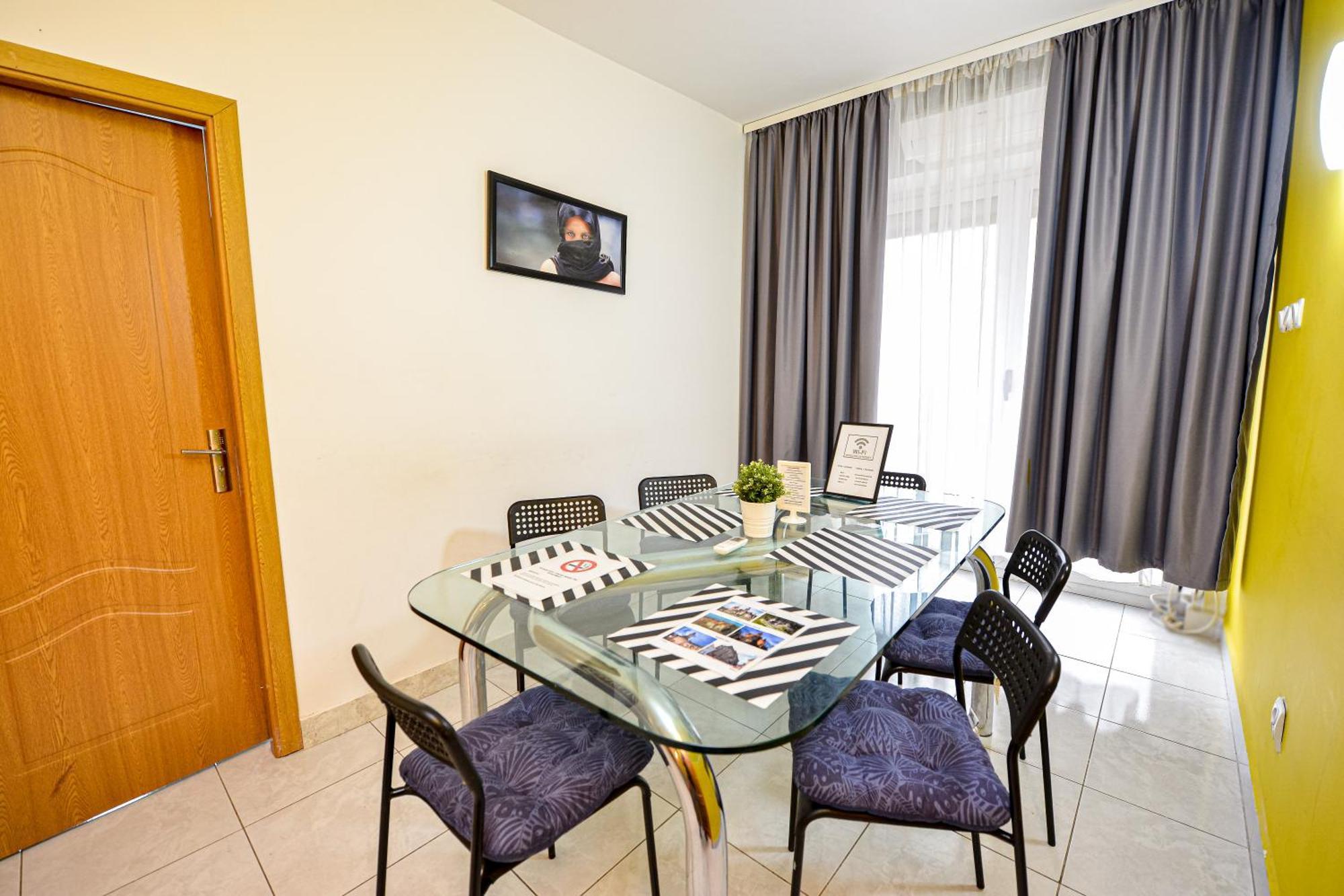 The Lincoln Suites - Central Shabbat Friendly Apartments Boekarest Buitenkant foto