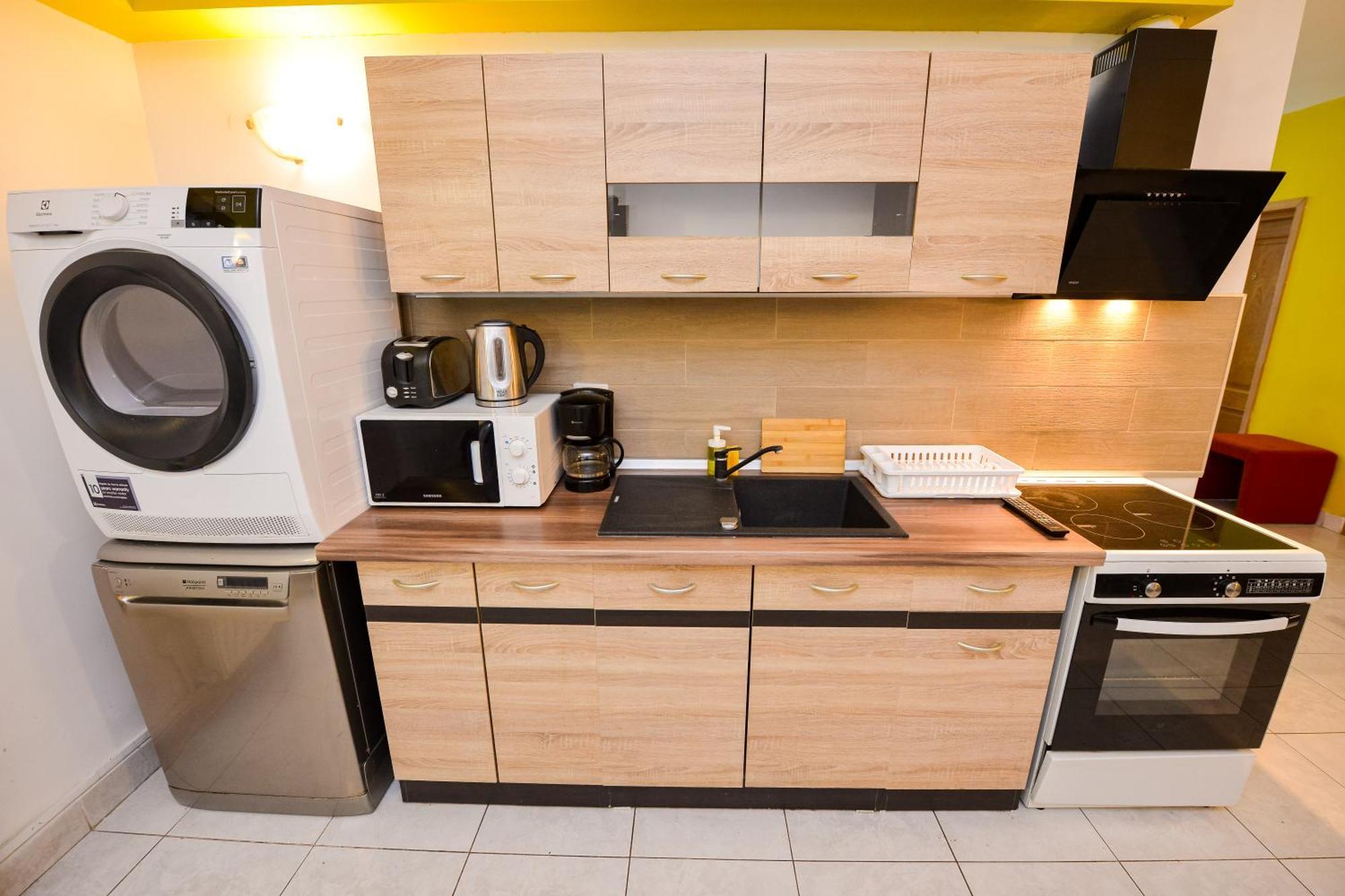 The Lincoln Suites - Central Shabbat Friendly Apartments Boekarest Buitenkant foto