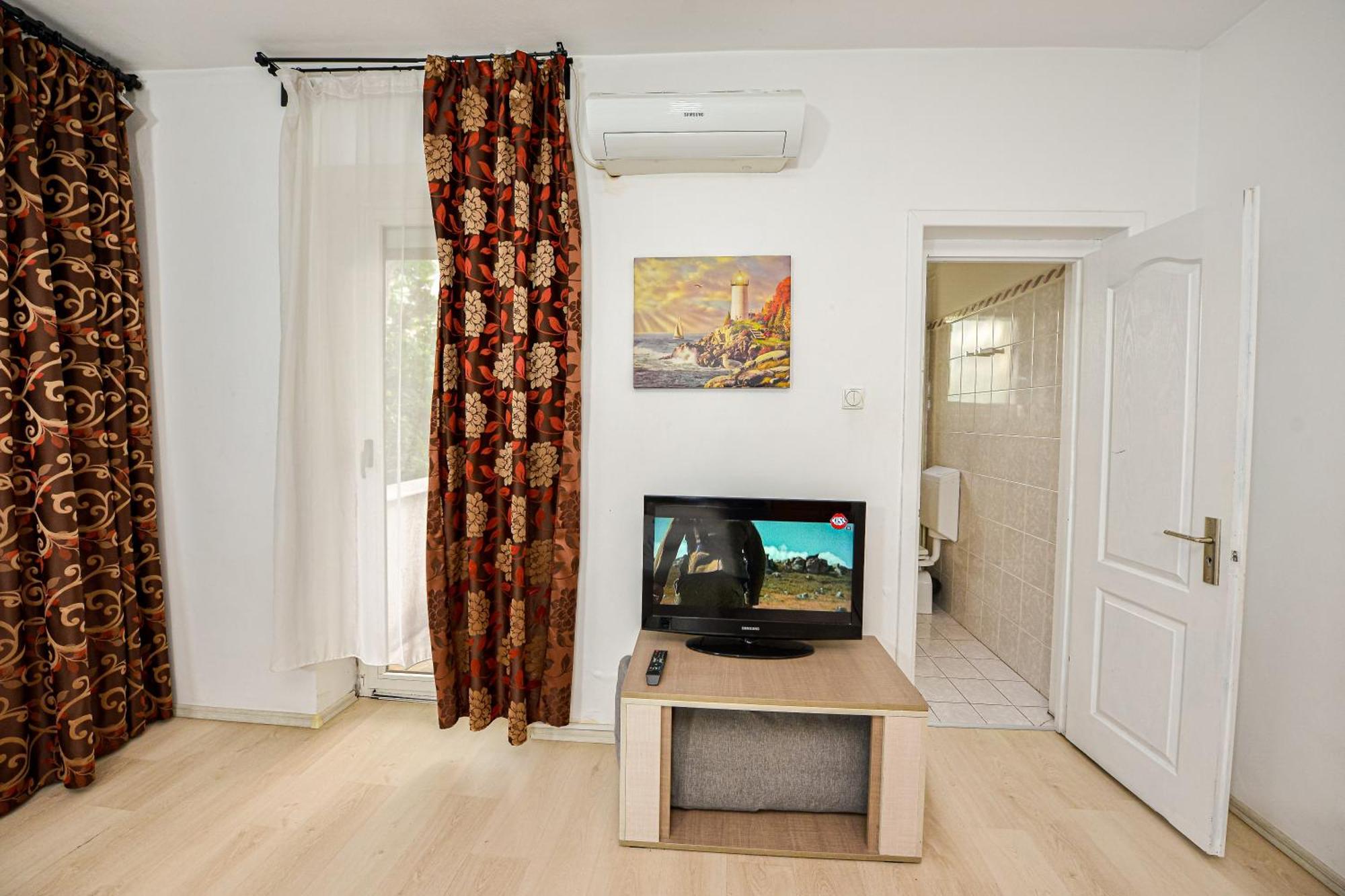 The Lincoln Suites - Central Shabbat Friendly Apartments Boekarest Buitenkant foto