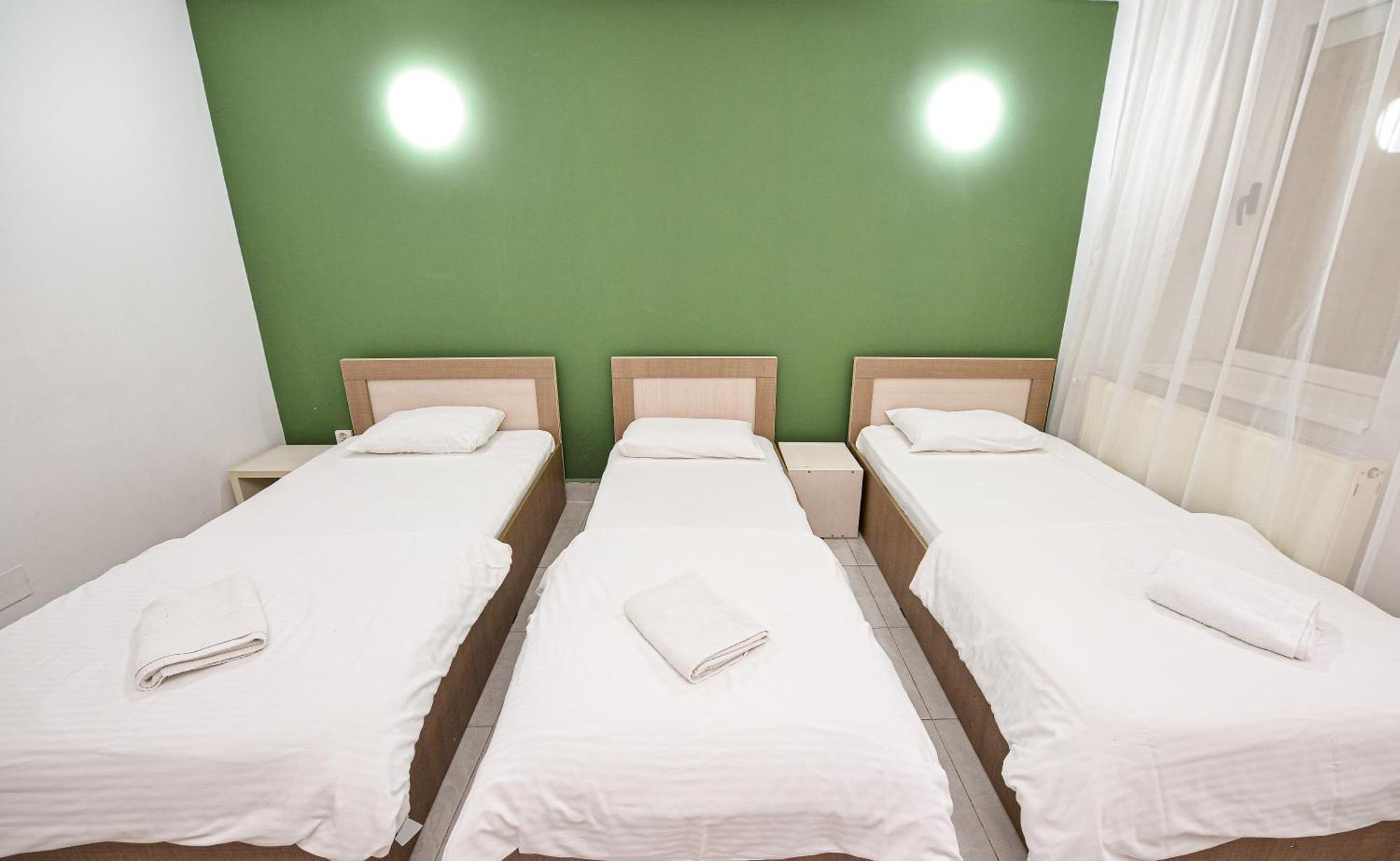 The Lincoln Suites - Central Shabbat Friendly Apartments Boekarest Buitenkant foto
