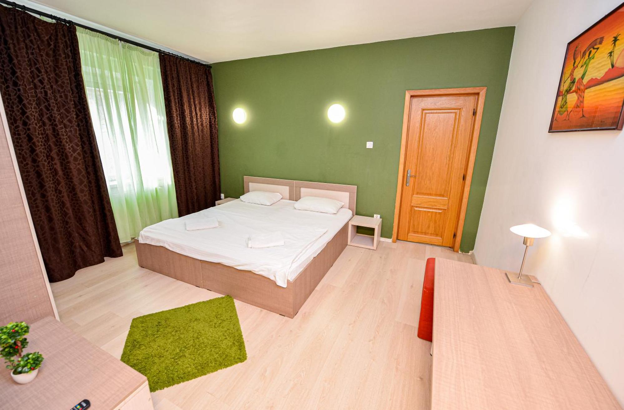 The Lincoln Suites - Central Shabbat Friendly Apartments Boekarest Buitenkant foto