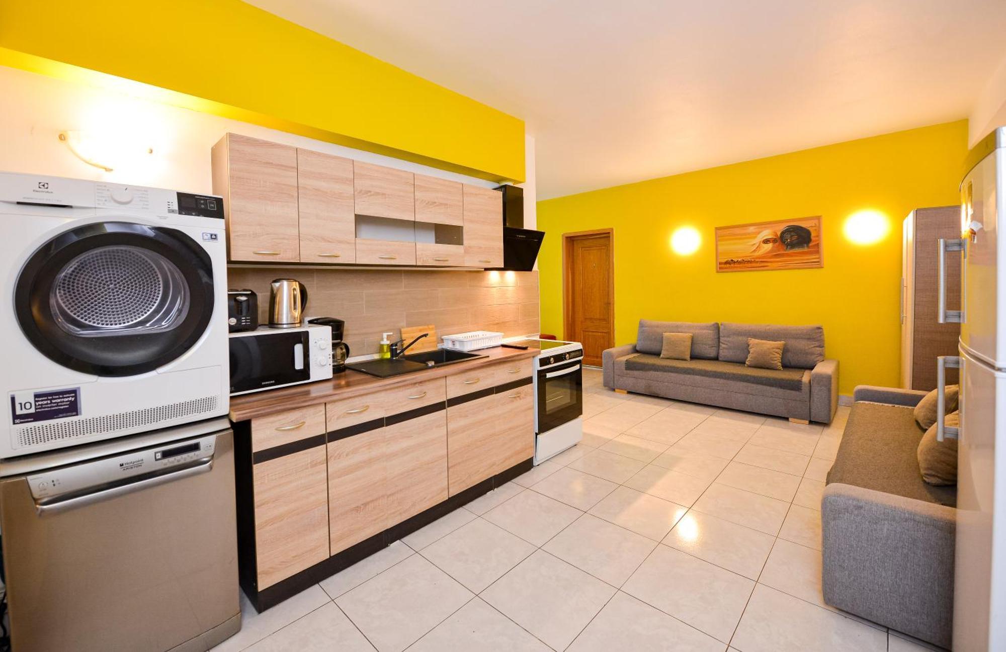 The Lincoln Suites - Central Shabbat Friendly Apartments Boekarest Buitenkant foto